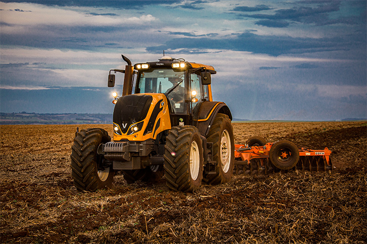 Trator Série A2R 10% mais economia de combustível