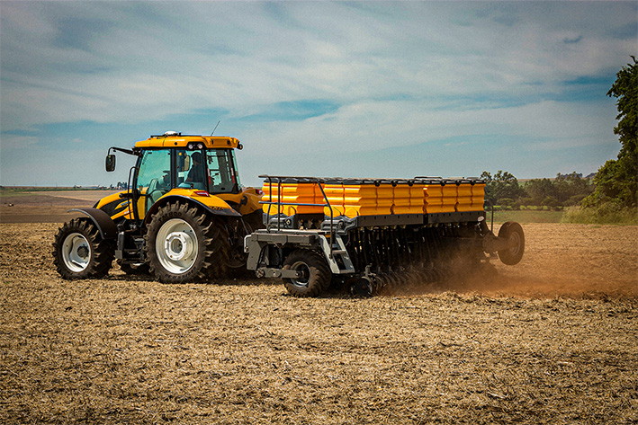 Trator Série A2R 10% mais economia de combustível